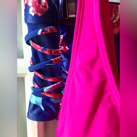 Womens two piece floral and mesh bottom with solid pink top in size 14w - Picture 5 of 8